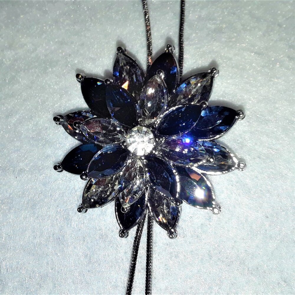 Beautiful Blue & White Luxury Starburst Sliding Chain Necklace